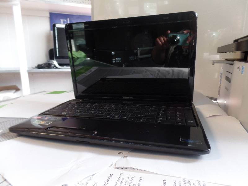 lot 1005 image: TOSHIBA SATELLITE L655D ( WIN 7 - 3 GB - AMD - 750 GB )