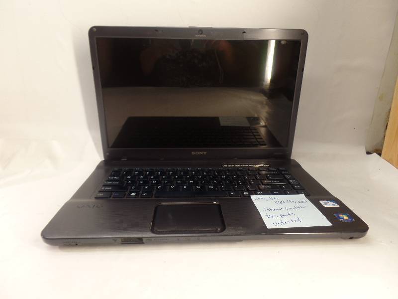 lot 1108 image: SONY VAIO VGN-NW225F