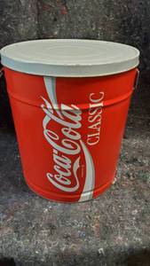 lot 1520 image: Coca Cola Tim With Lid