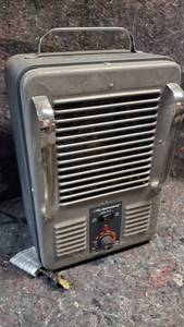 lot 1560 image: Lakewood Heater