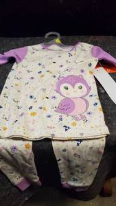 lot 1603 image: 2 Piece Pajama Set. 3T