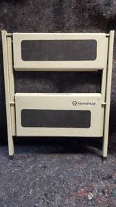 lot 1604 image: Black and Decker Step Stool