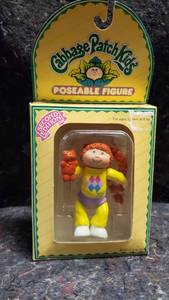 lot 1627 image: Cabbage Patch Kids Poseable Figure Franci Lou