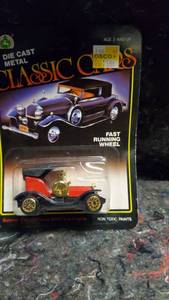 lot 1628 image: Motor Force Die Cast Metal Cement Mixer Truck -