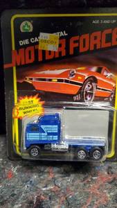 lot 1632 image: Motor Force Die Cast Metal Semi Truck