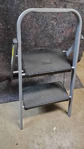 lot 1701 image: Step Stool