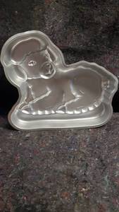 lot 1717 image: Wilton Dog Cake Pan