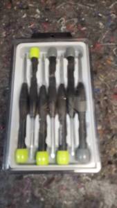 lot 1724 image: Precision Screw Driver Set