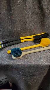 lot 1775 image: Brush Lot