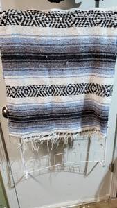 lot 1816 image: Hand-made Throw