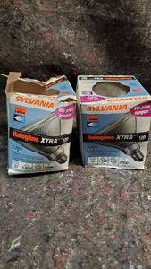 lot 1823 image: LOT OF 2. Sylvania 120w Halogen Floodlight Bulb 1900 Lumen Par 38 Indooroutdoor 14576