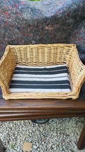 lot 1833 image: Wicker Pet Bed