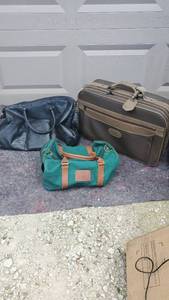 lot 1843 image: Misc Luggage Set