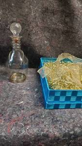 lot 1853 image: Scotch Bottle and Box