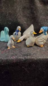lot 1867 image: Lot of Ceramic Ducks