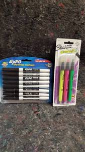 lot 1883 image: Lot of 8 Dry Erase Markers and 3 High lighter