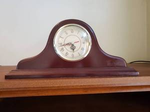 lot 3572 image: Mantel clock