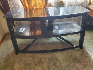 lot 3583 image: T.v. stand wglass top and shelf