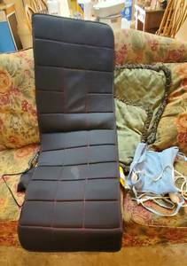 lot 3599 image: Heat and massage pad
