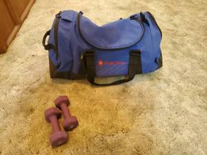 lot 3600 image: Duffel bag w 2- 3 lbs. Weights