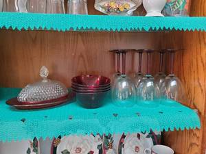 lot 3611 image: Red and clear tint glassware