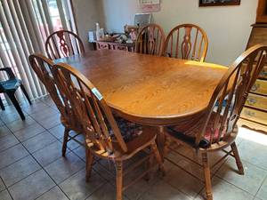 lot 3618 image: Dining room table w6 chairs 30 H X 80 W X 44 D