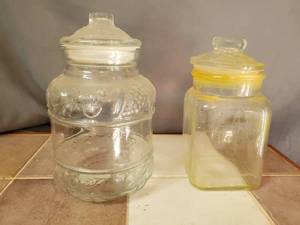 lot 3631 image: 2 canisters wlids