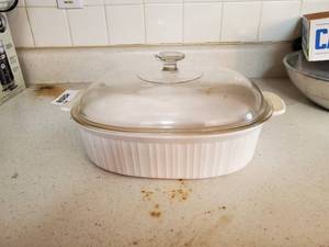 lot 3652 image: Casserole dish wlid