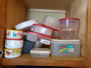 lot 3657 image: Various plastic food organizers