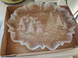 lot 3669 image: 2 large platters- Thanksgiving and Christmas themed