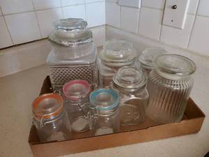 lot 3671 image: Glass canisters wlids