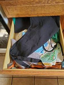 lot 3679 image: Kitchen towels and pot holders