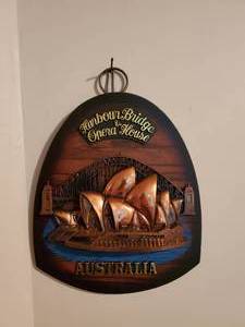 lot 3680 image: Hanging wall decor