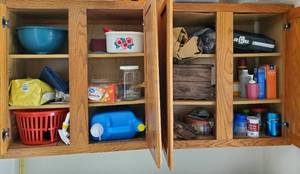 lot 3684 image: All contents of cabinets