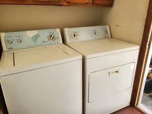 lot 3685 image: Kenmore 70 series washer and dryer