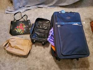 lot 3715 image: Luggage and purses