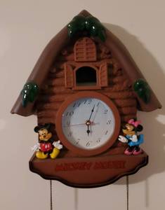 lot 3717 image: Mickey mouse wall clock