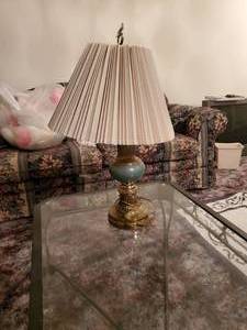 lot 3749 image: Table lamp