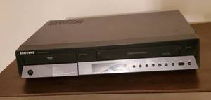 lot 3772 image: Samsung DVDVCR combination