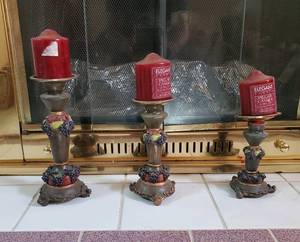 lot 3784 image: Set of 3 matching candle stand wcandles