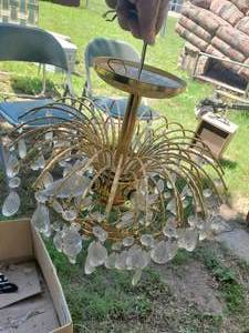 lot 3819 image: Chandelier