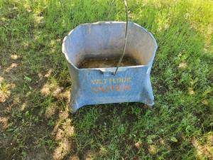 lot 3821 image: Rolling mop bucket