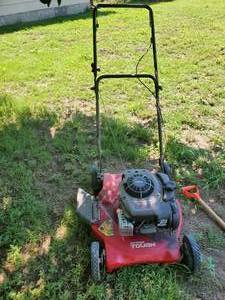 lot 3823 image: Hyper tough Briggs&Stratton 300E series lawnmower-may have issues