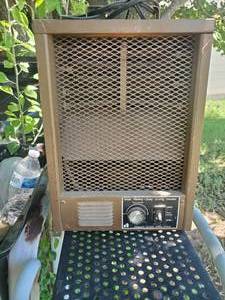 lot 3852 image: Arvin heavy duty utility heater