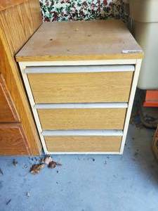 lot 3873 image: 3 drawer cabinet and contents