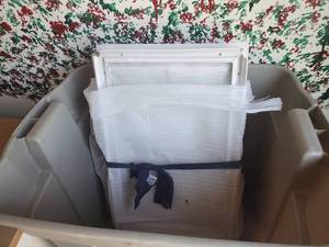 lot 3876 image: Small window