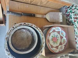 lot 3881 image: Assorted kitchenware