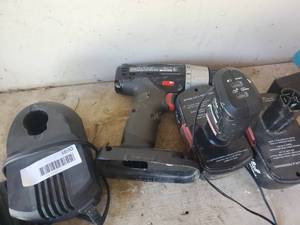 lot 3890 image: Craftsman drill, charger and battery