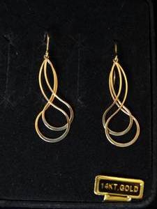lot 37204 image: Pair of 14 Kt  Gold Earrings