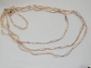lot 37263 image: Pink Pearl and Mother of Pearl Necklace and Bracelet